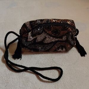 Imperial Fashion Beaded Vintage Evening Bag With Black Tassel Sides